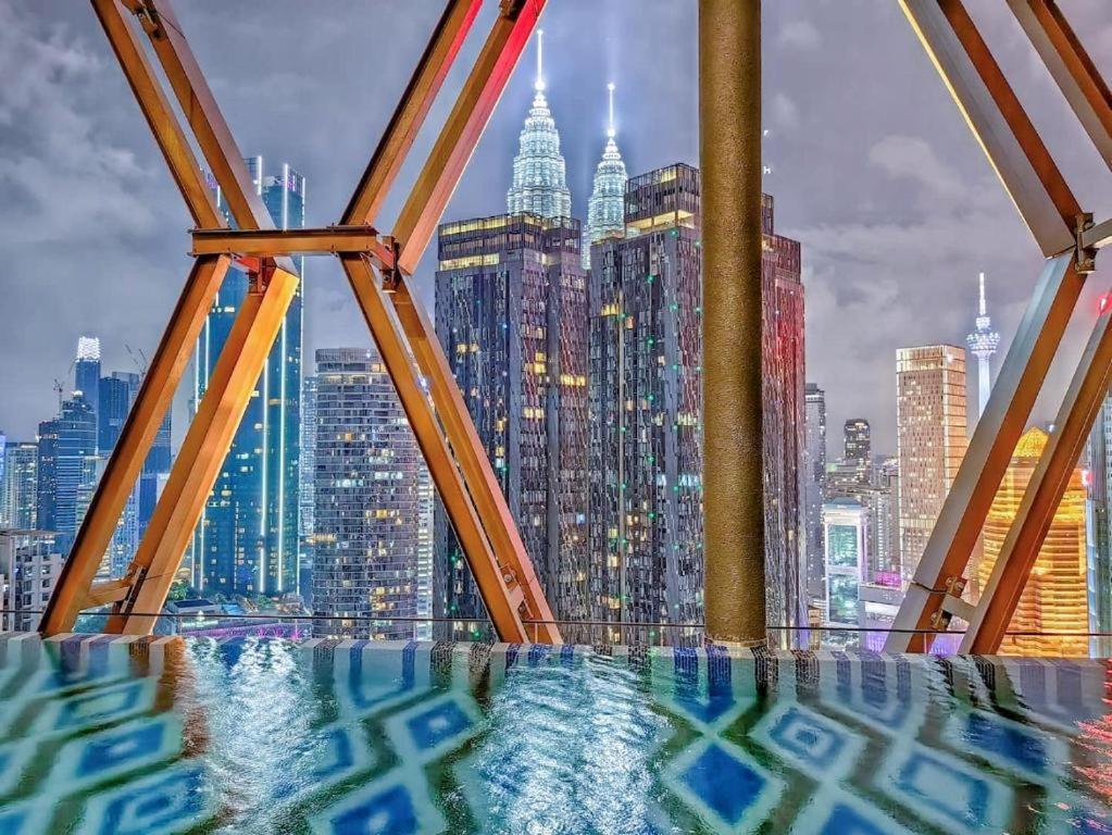 Scarletz Suites Klcc By Luxe Suites Kuala Lumpur Esterno foto